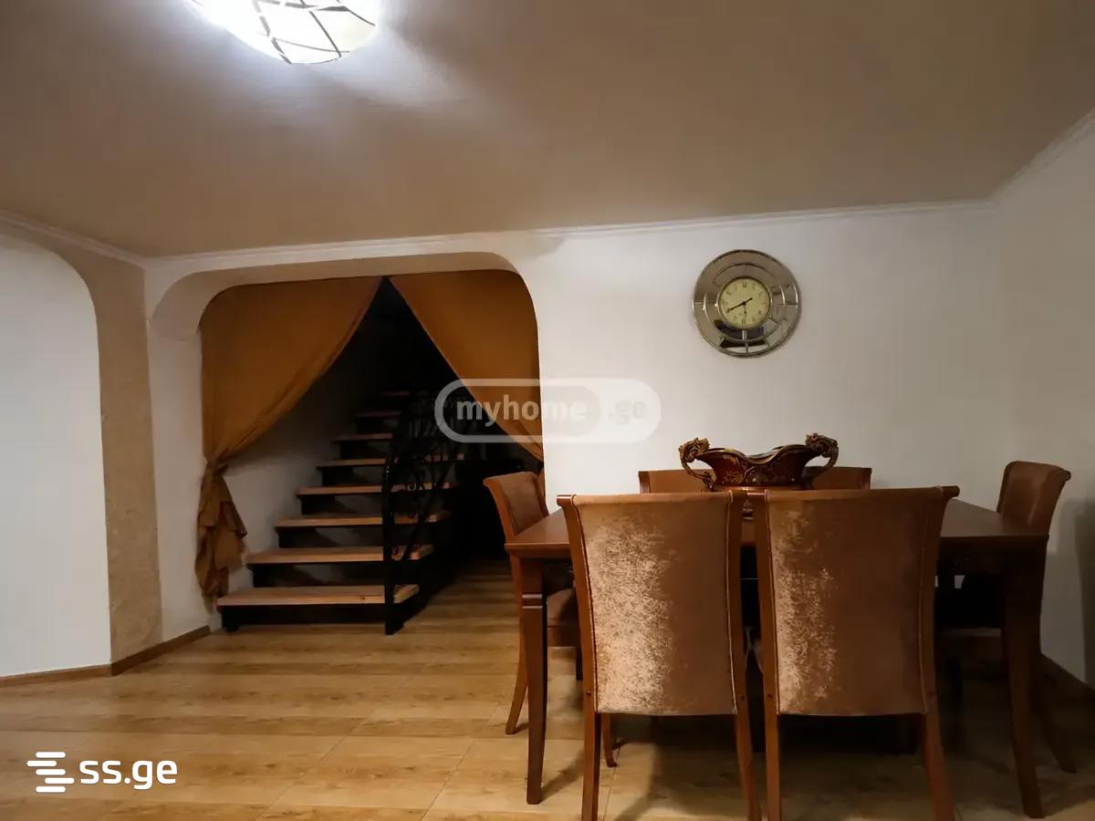 6 Room Private House For Sale view 4