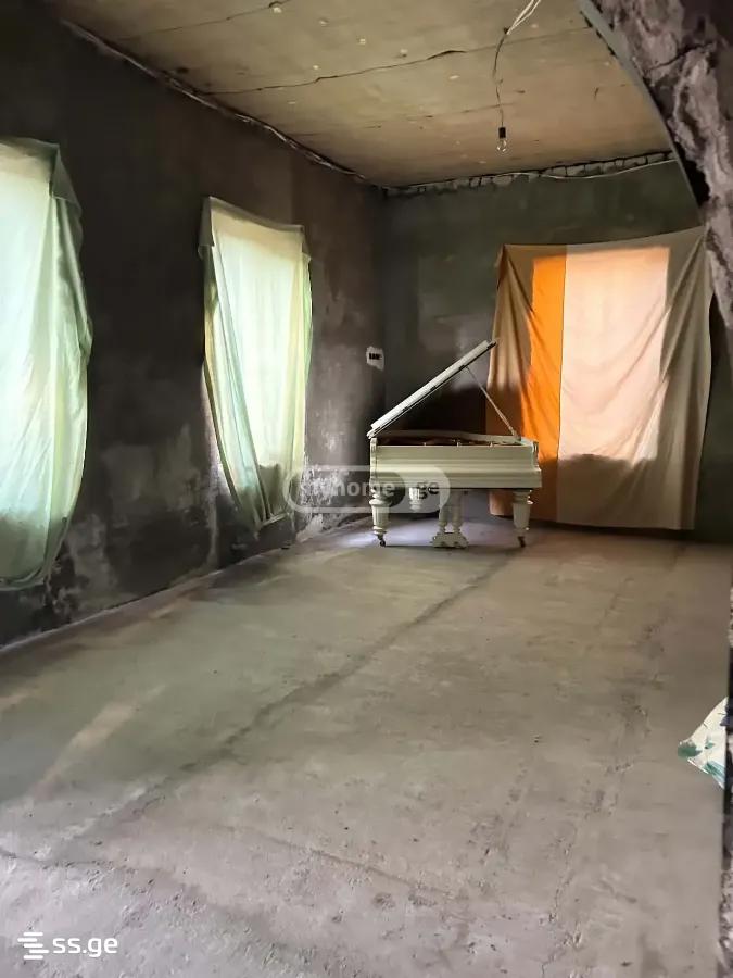 6 Room Private House For Sale view 5
