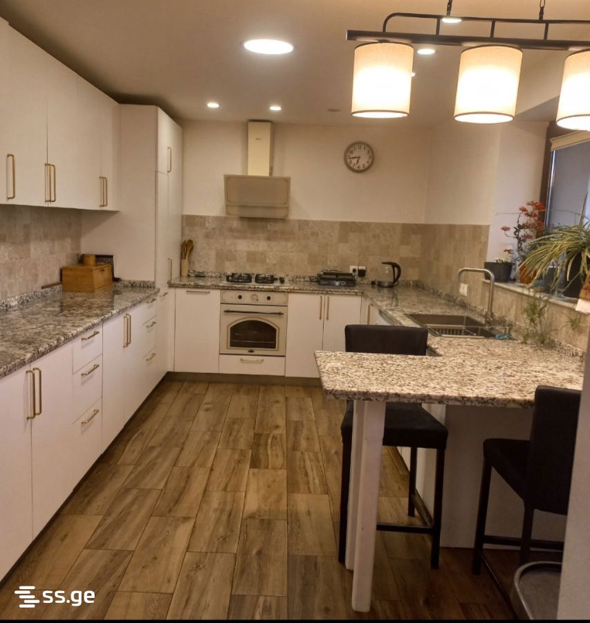 8 Room Private House For Sale view 1