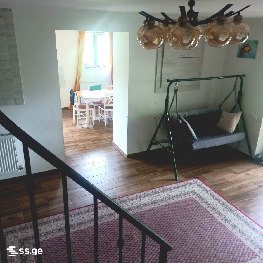 8 Room Private House For Sale view 3