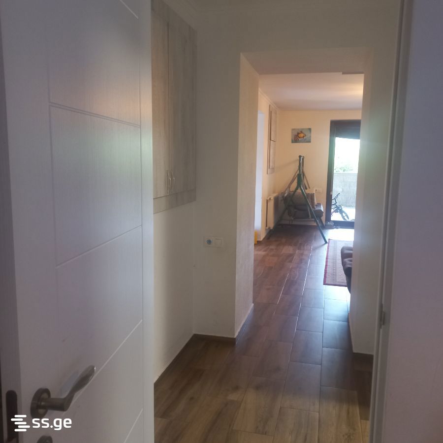 8 Room Private House For Sale view 5