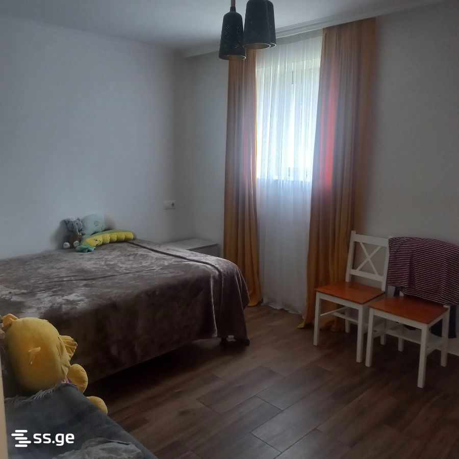 8 Room Private House For Sale view 6