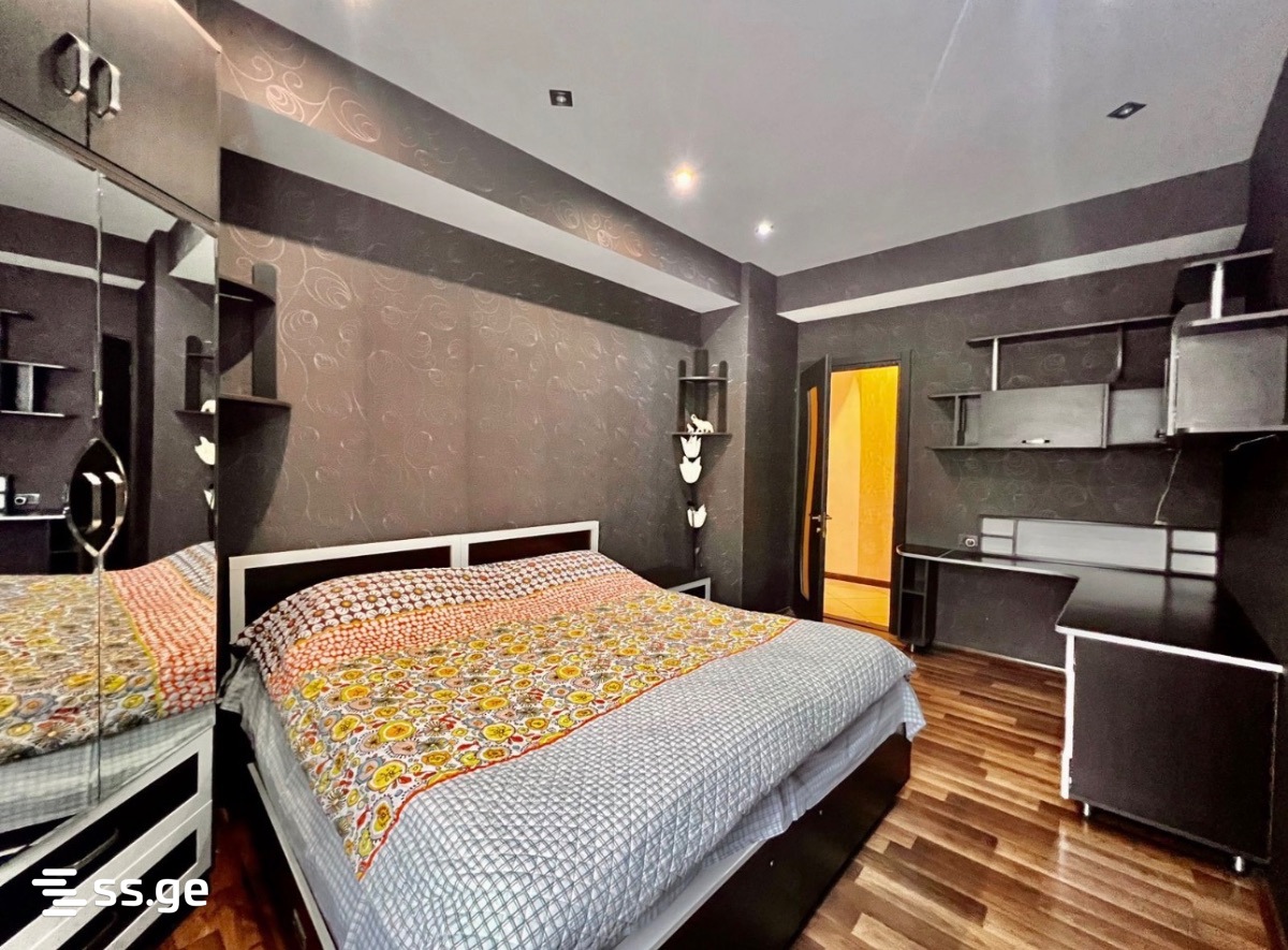 3 Room Flat Daily Rent. Vake view 5