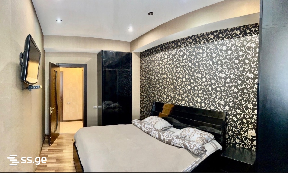 3 Room Flat Daily Rent. Vake view 6