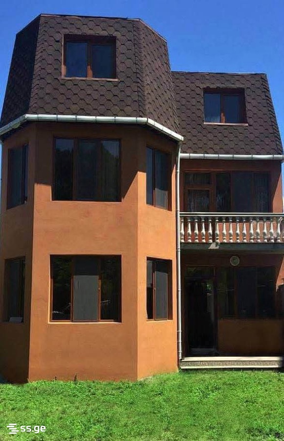 10 Room Private House For Sale view 1