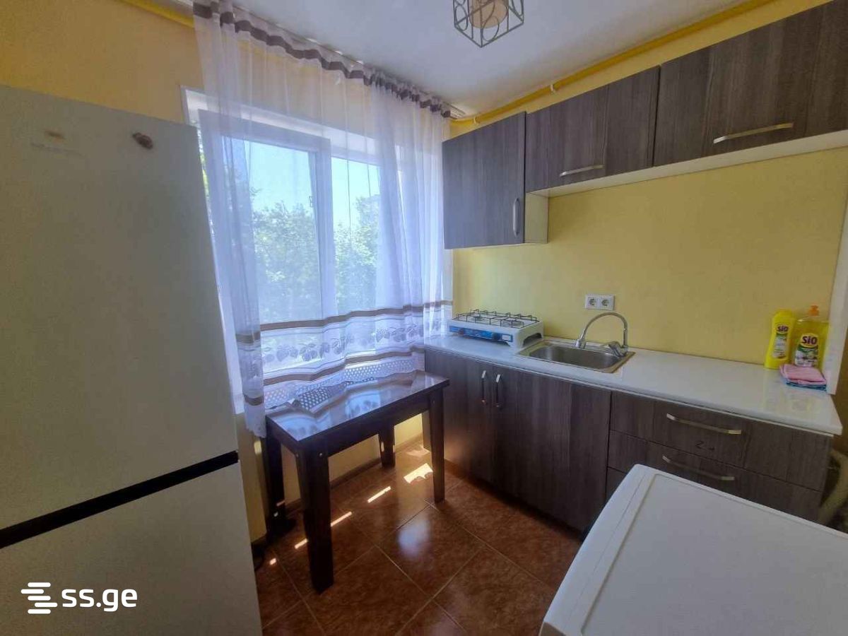 2 Room Flat For Rent. Poti view 5