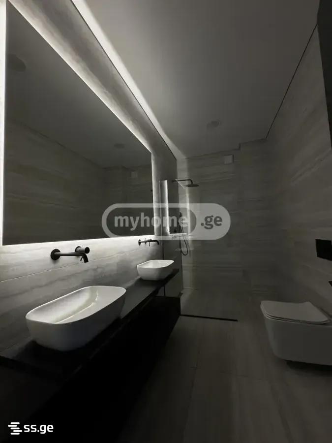 8 Room Private House For Sale view 12