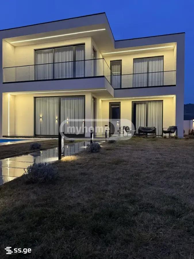 8 Room Private House For Sale view 6