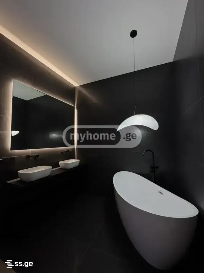 8 Room Private House For Sale view 13