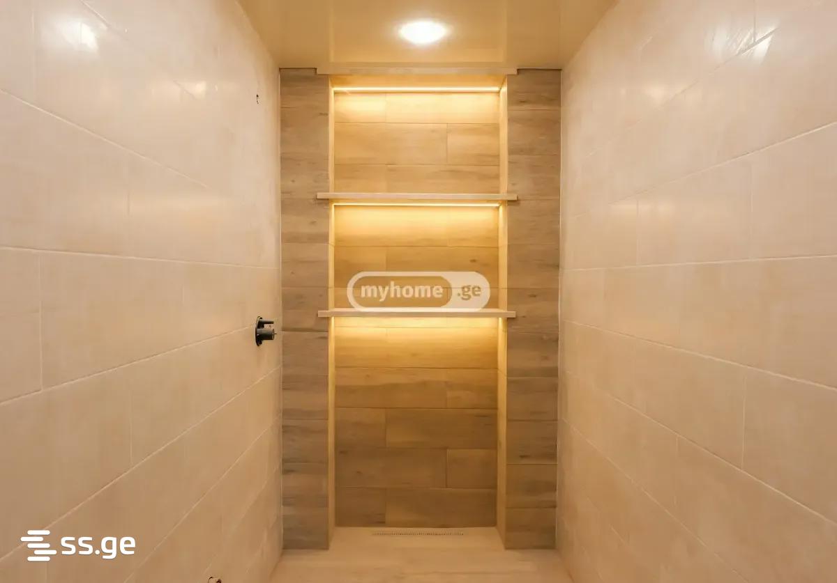 7 Room Private House For Sale view 3