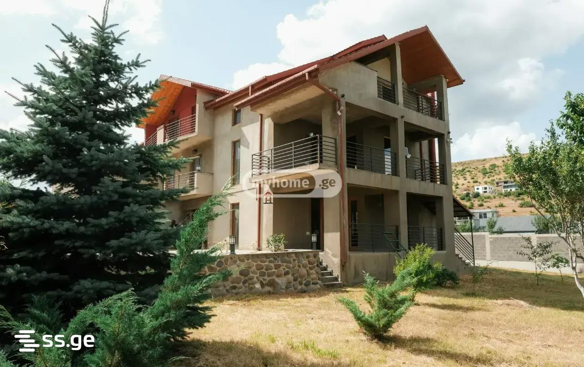 7 Room Private House For Sale view 1