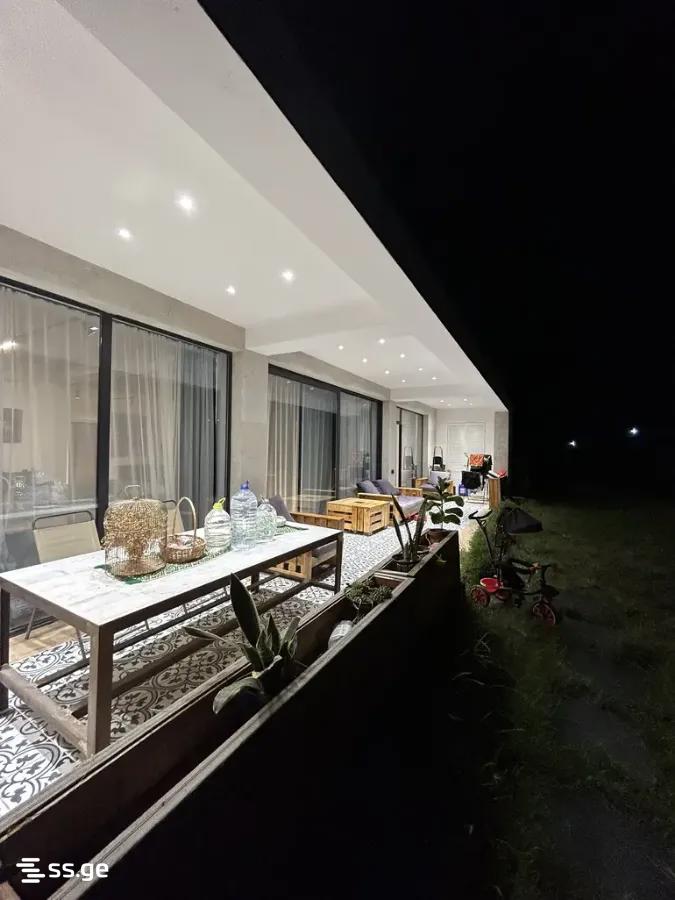 7 Room Private House For Sale view 3