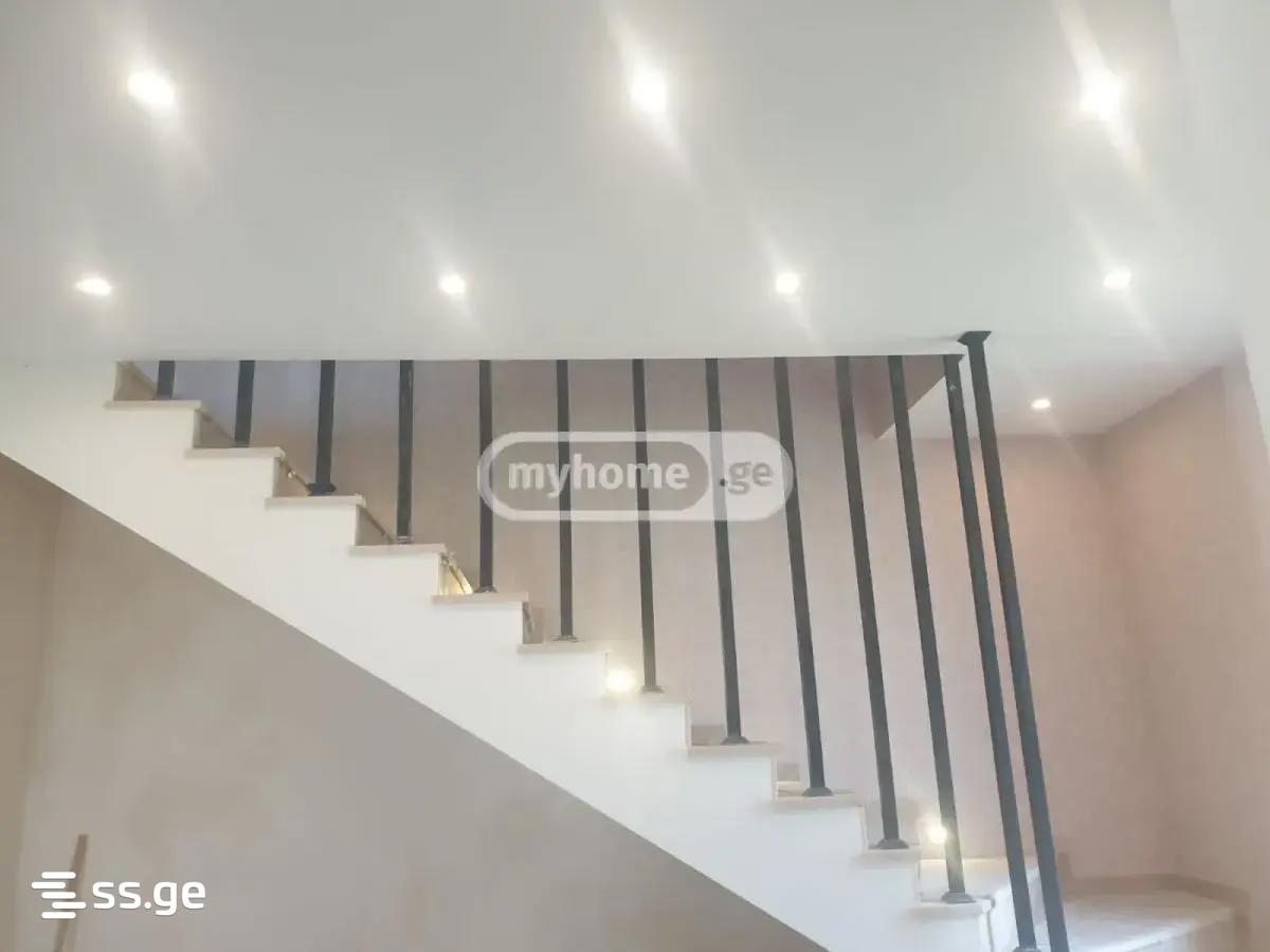 7 Room Private House For Sale view 6