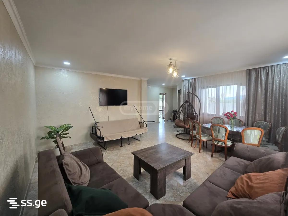 10 Room Private House For Sale view 4