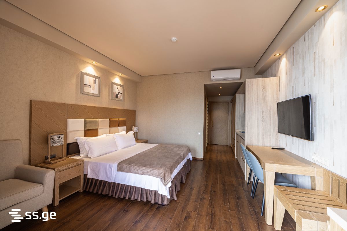 1 Room Flat For Sale view 2