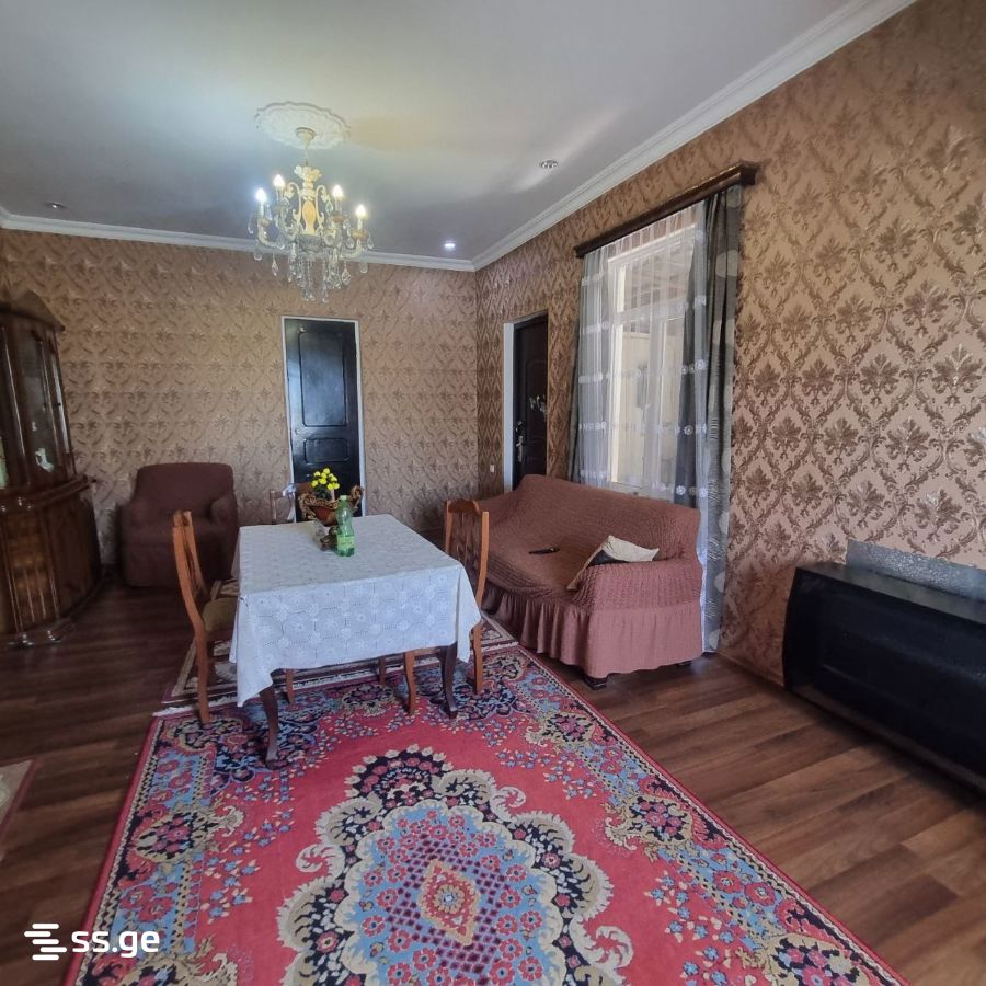 6 Room Private House For Sale view 1