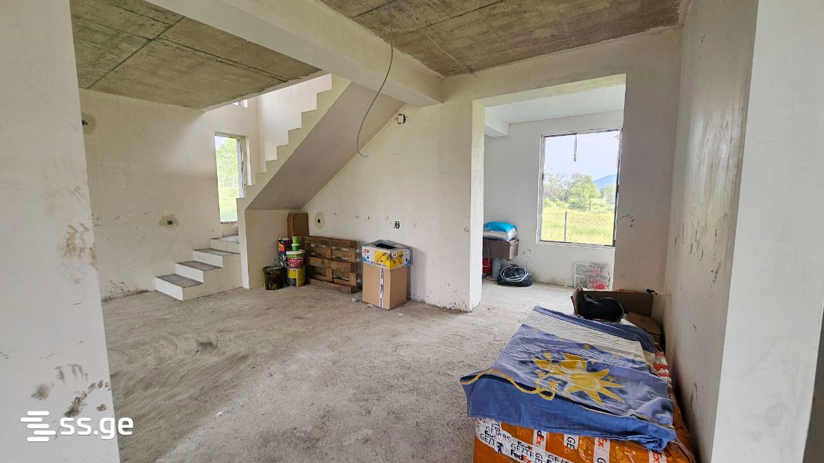 5 Room Private House For Sale view 2