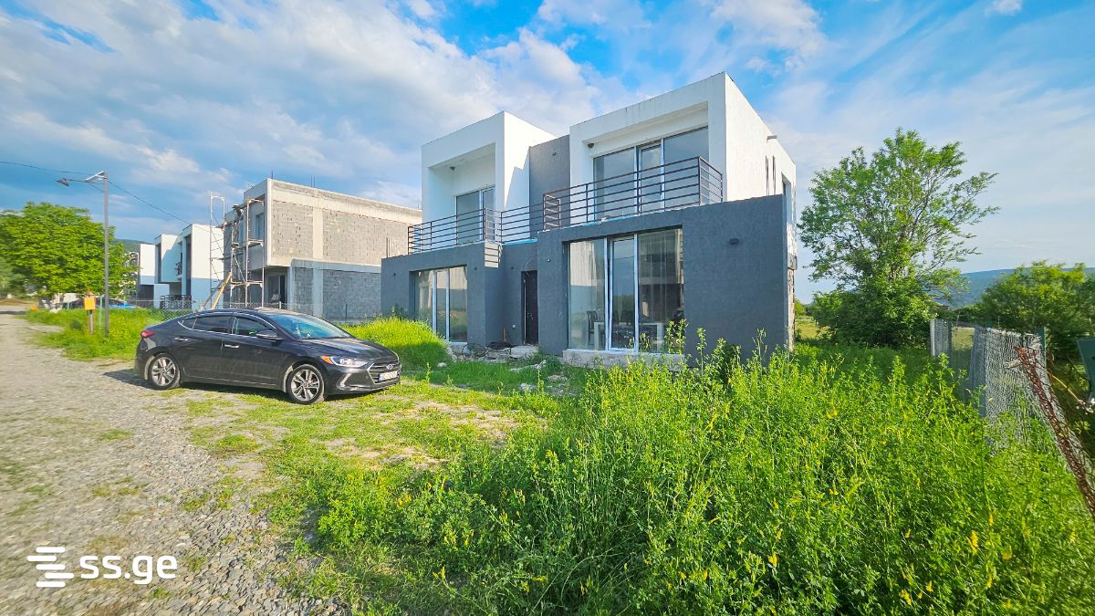 5 Room Private House For Sale view 1
