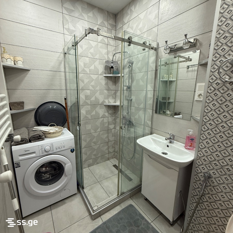 1 Room Flat Daily Rent. Avlabari view 8
