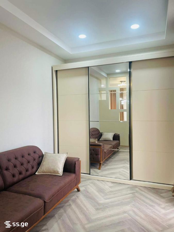8 Room Private House For Sale, 2 of 4
