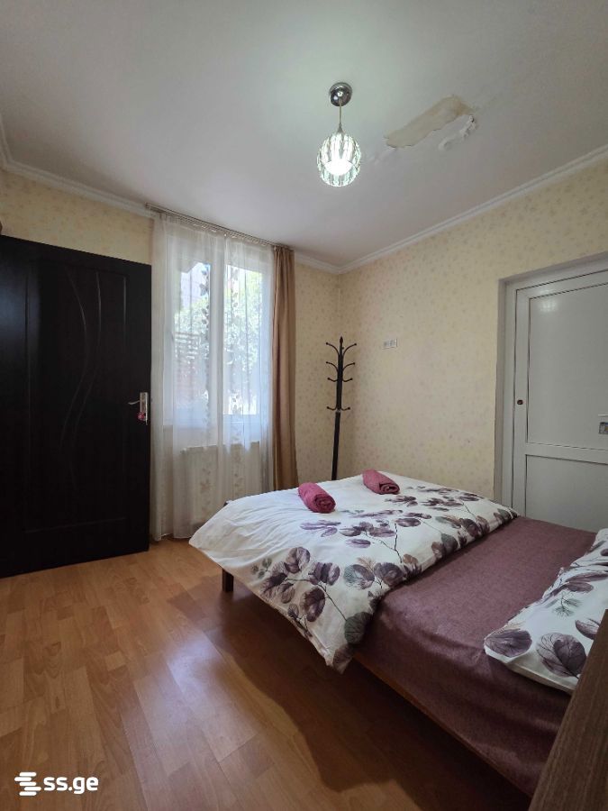 8 Room Private House For Rent. Sololaki view 4