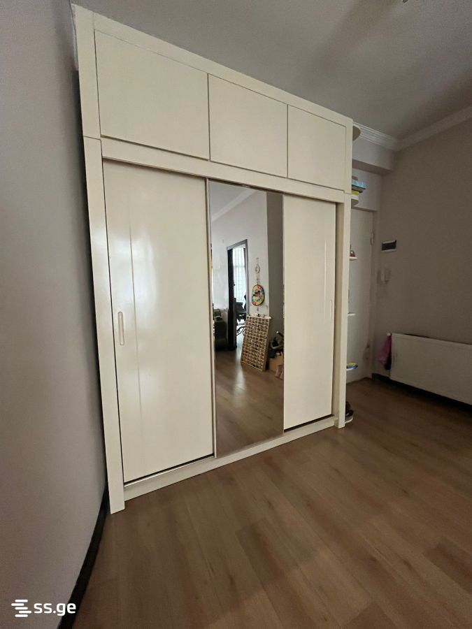 3 Room Flat For Sale, 2 of 4