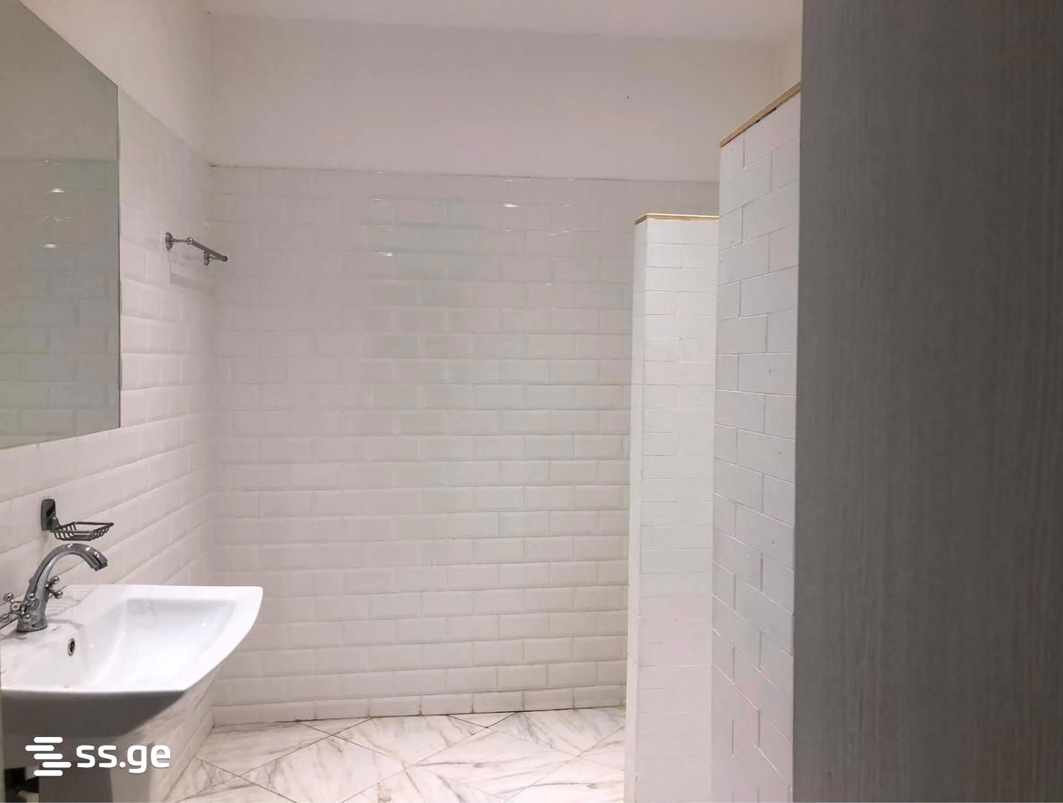 7 Room Private House For Rent. Sololaki view 11