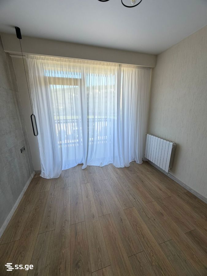 3 Room Flat For Sale, 3 of 4