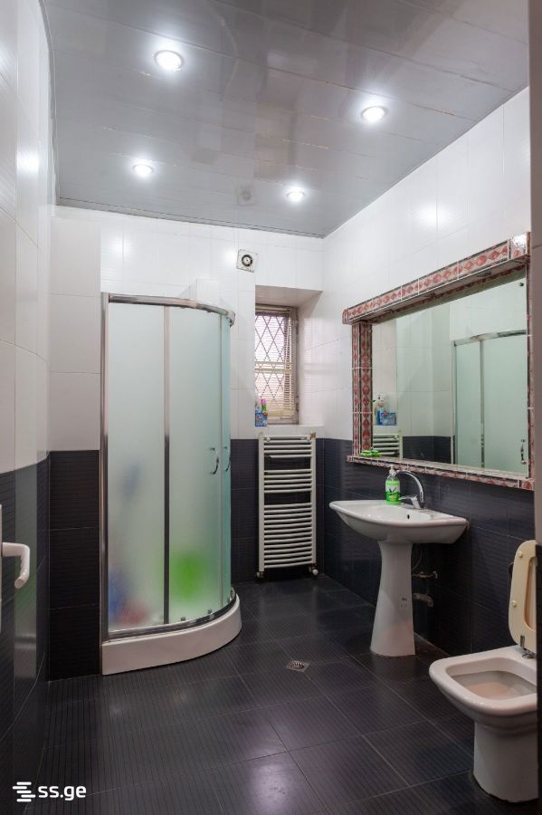 Commercial Space For Rent. Sololaki, 4 of 12