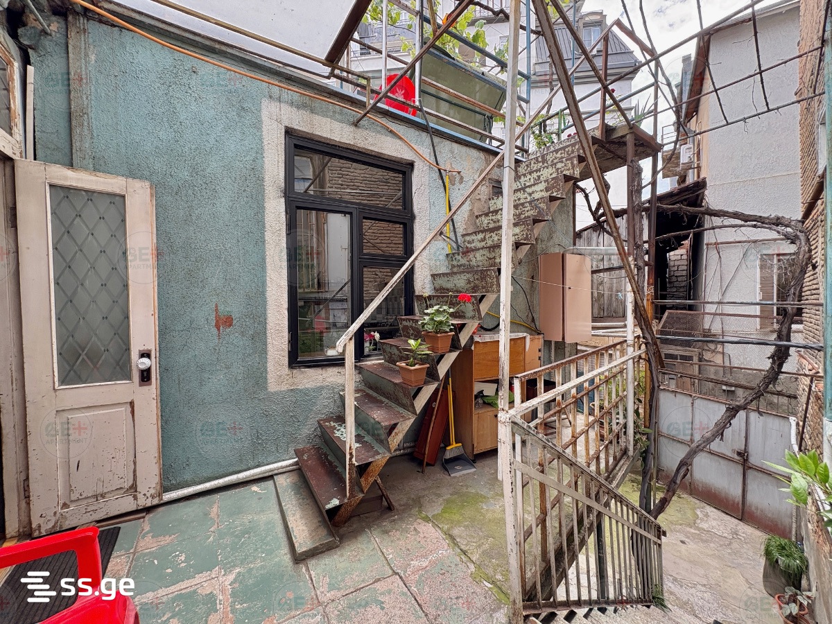 3 Room Private House For Sale view 4