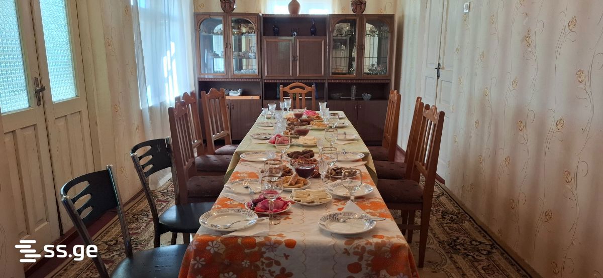 8 Room Private House For Sale view 3