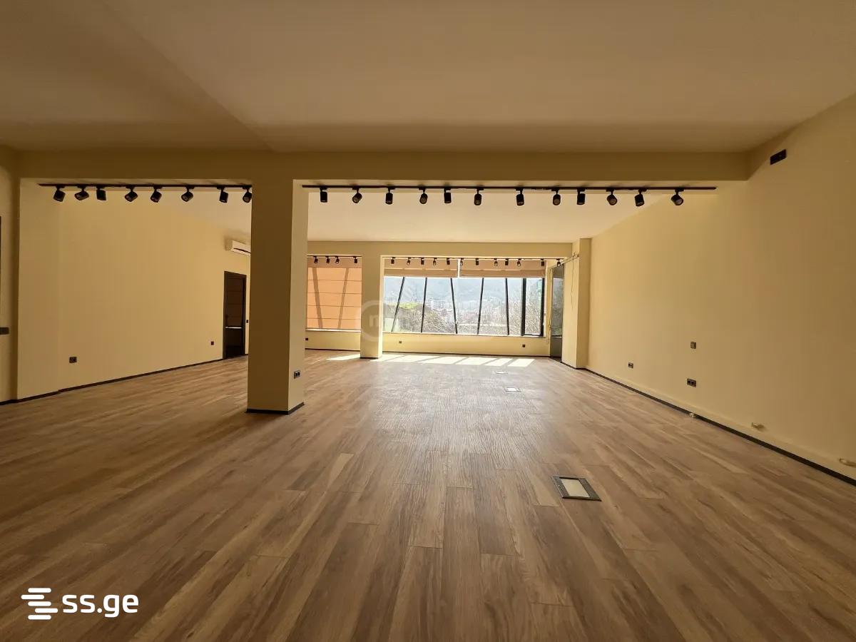 Commercial Real Estate For Rent. Isani, 1 of 4