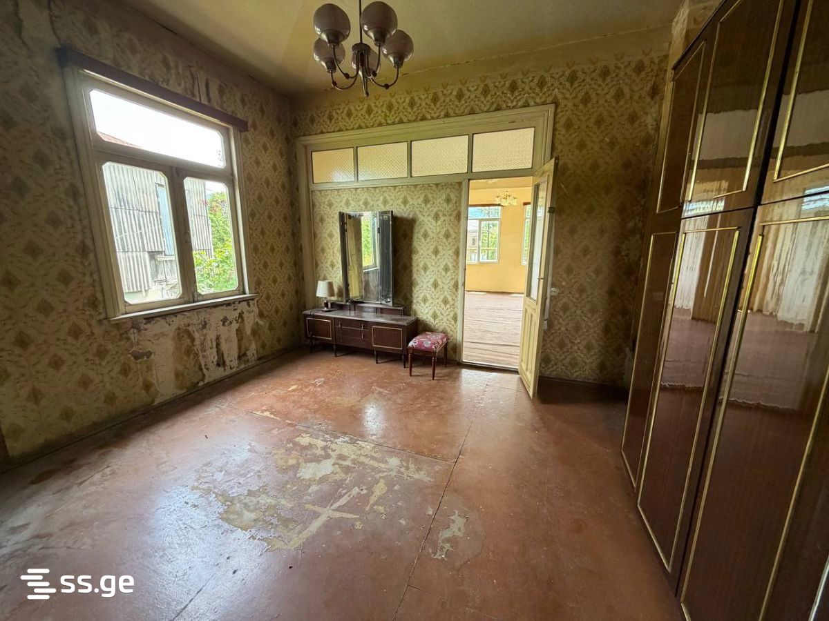6 Room Private House For Sale view 9