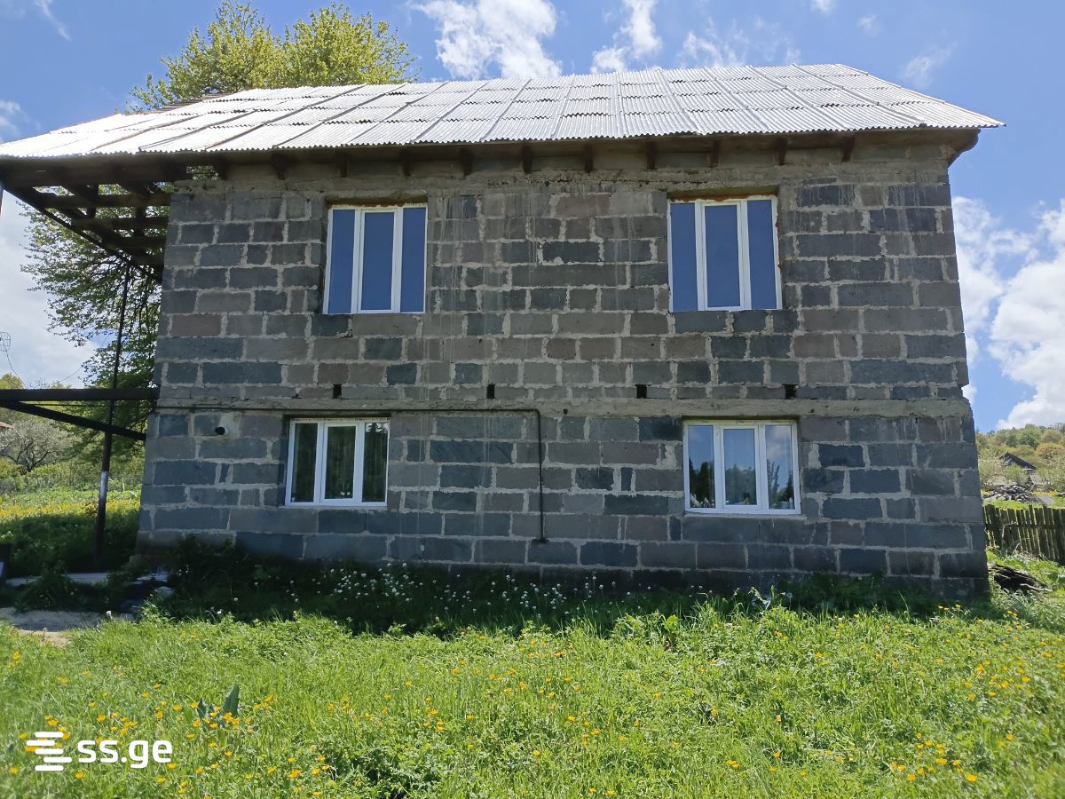 6 Room Private House For Sale view 2