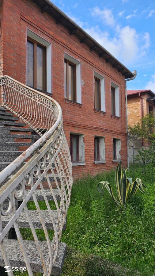 7 Room Private House For Sale view 12