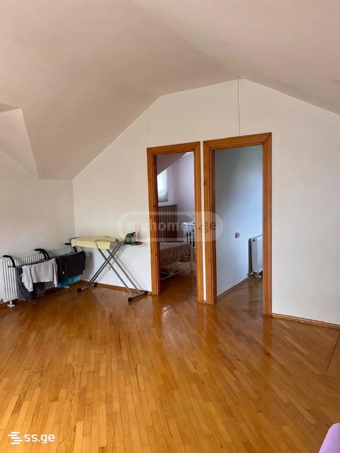 8 Room Private House For Rent. Kutaisi view 3