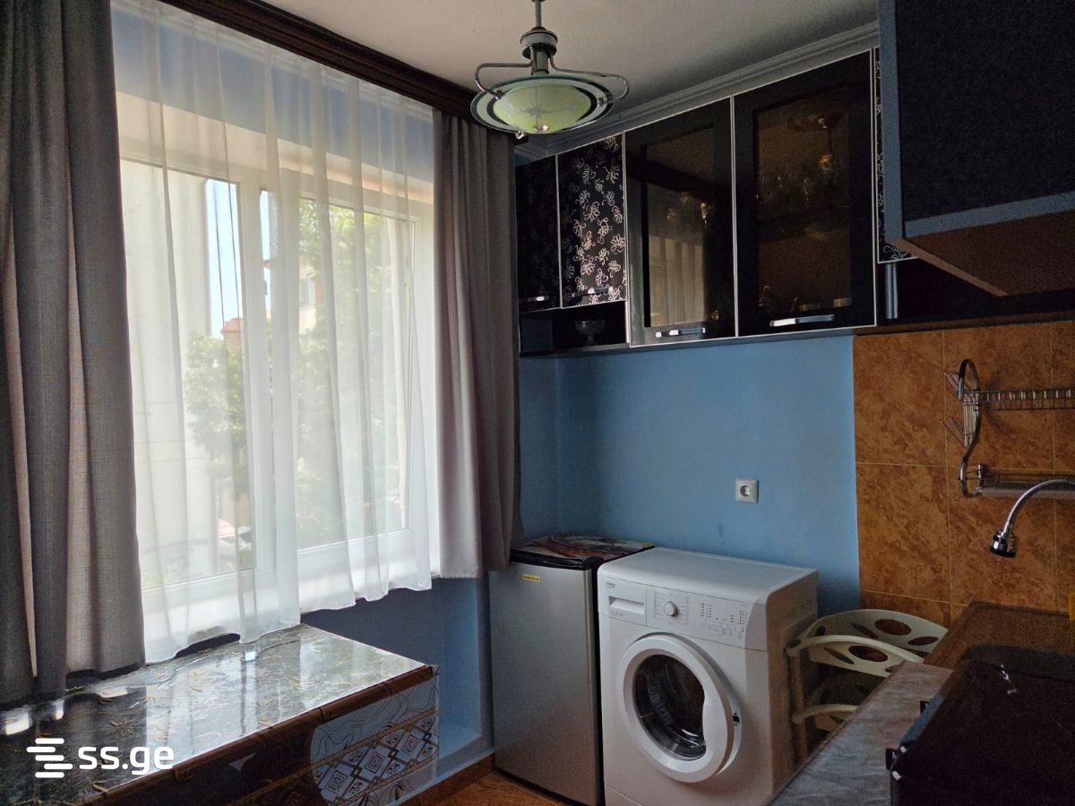 1 Room Flat Daily Rent. Poti view 5
