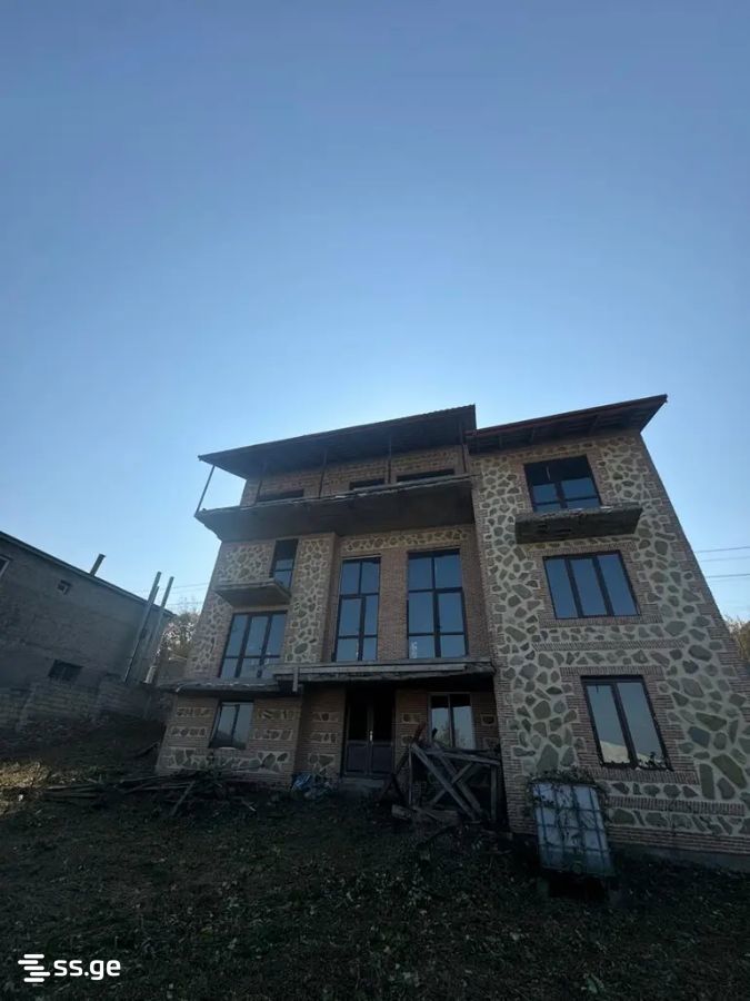 7 Room Private House For Sale, 1 of 4