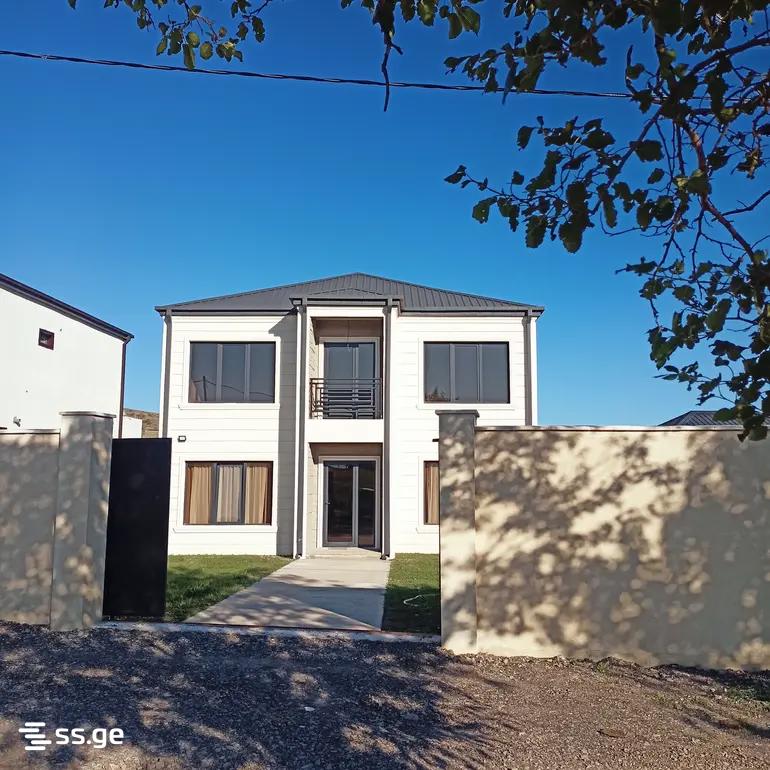 9 Room Private House For Sale, 1 of 4