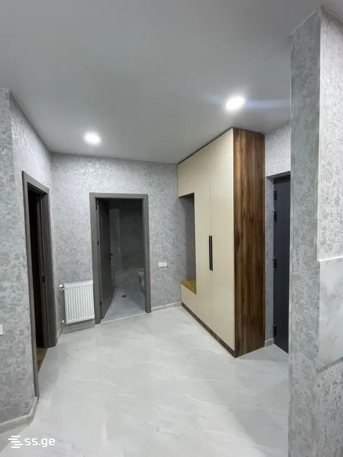 2 Room Flat Daily Rent. Didi Digomi view 5