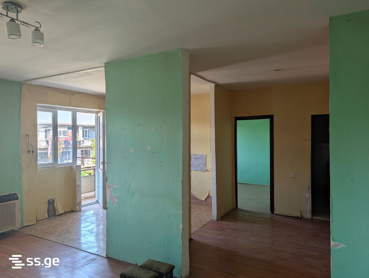 3 Room Flat For Sale, 2 of 4