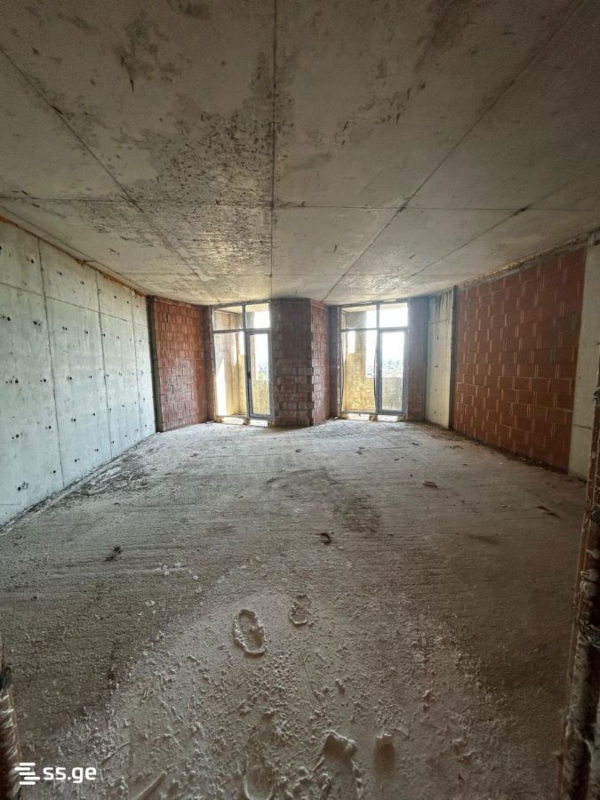 2 room Flat For Sale. Batumi - Bild 3