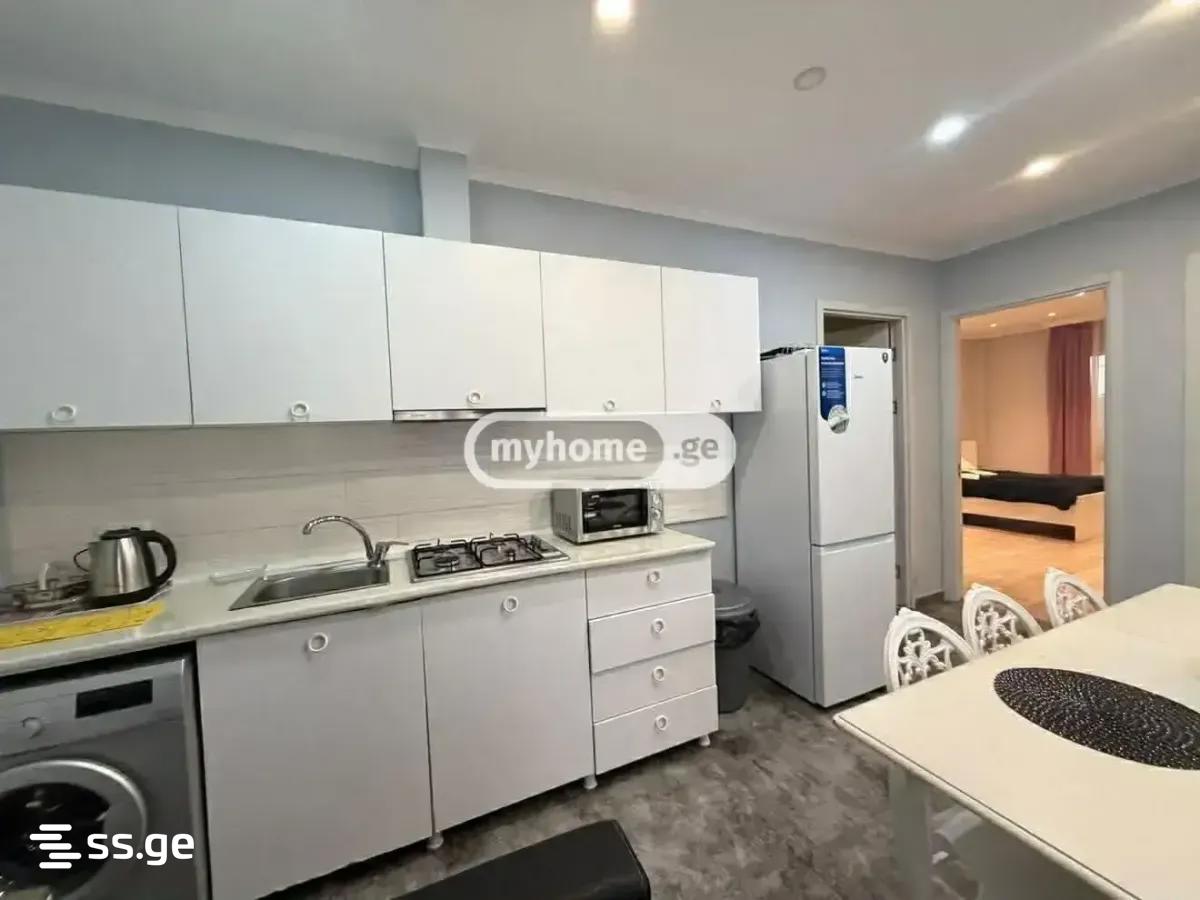 10 Room Private House Daily Rent. Batumi view 6