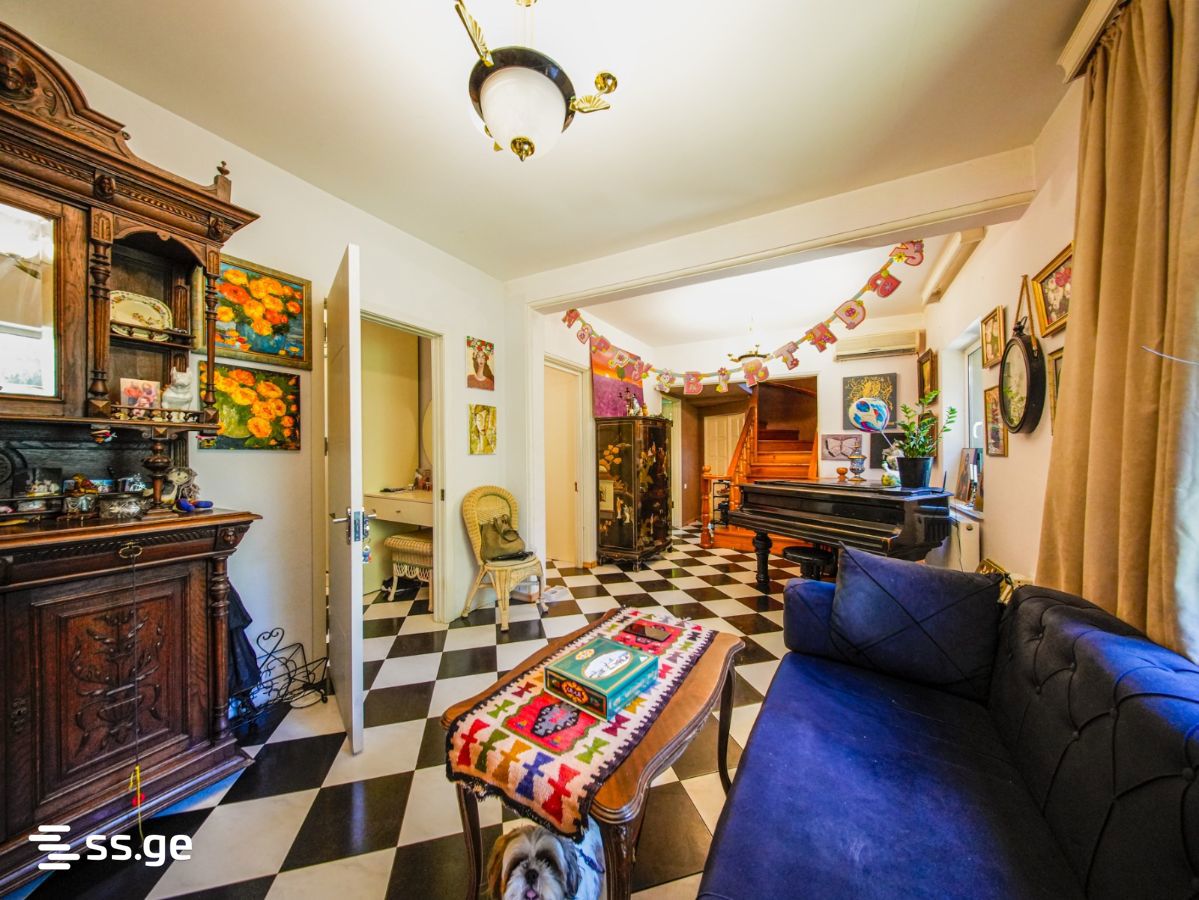 7 Room Private House For Sale view 10