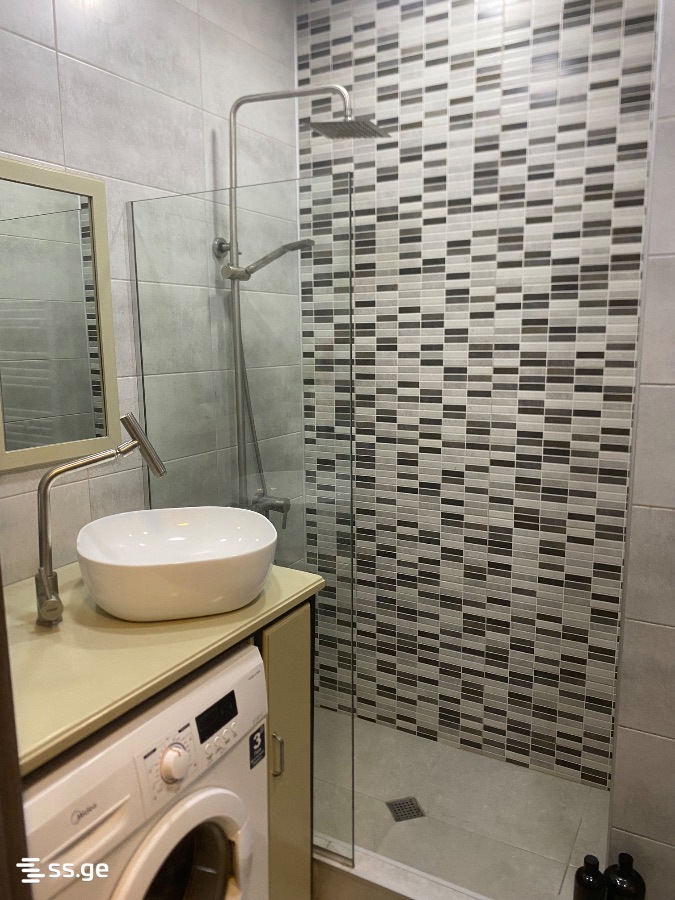 2 Room Flat Daily Rent. Mukhiani view 5