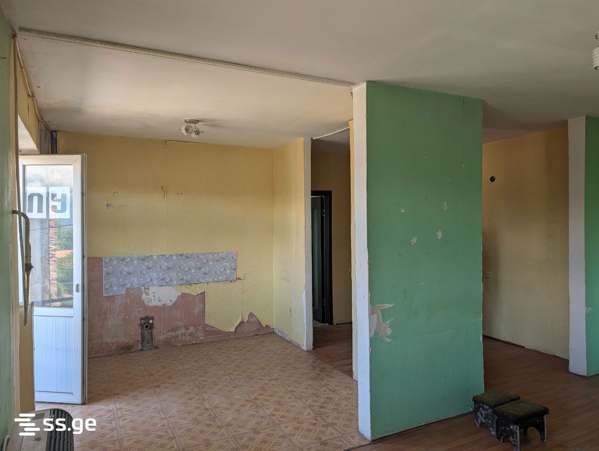 3 Room Flat For Sale, 1 of 4