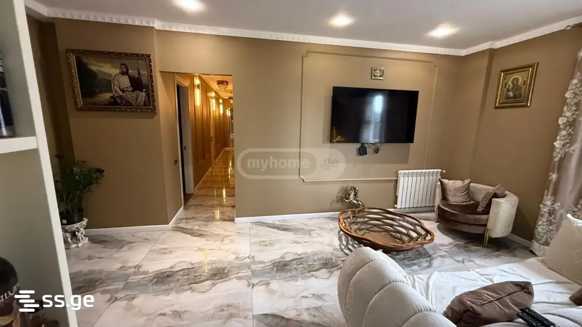 Продажа 4-комната Квартира view 1