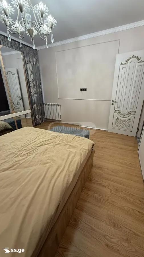 Продажа 4-комната Квартира view 2