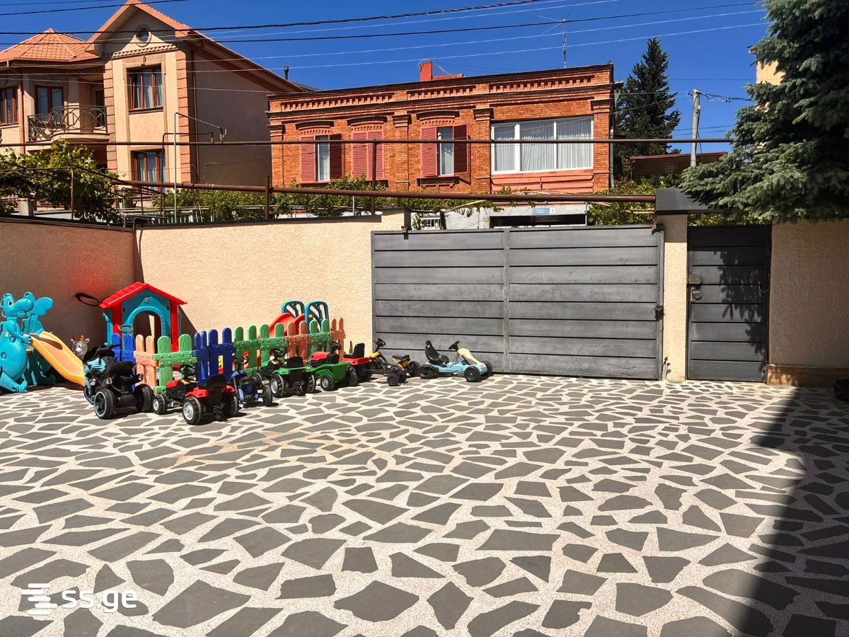 Commercial Space For Sale. Isani view 4