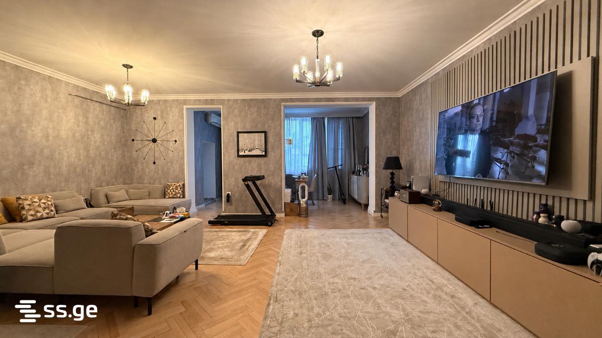 3 Room Flat For Sale, 2 of 4
